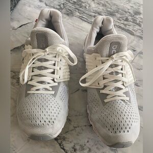 Women’s White/Gray Swiss Engineering On Cloud Sneakers -Sz 9.5